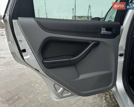 Серый Форд Фокус, объемом двигателя 1.6 л и пробегом 250 тыс. км за 5250 $, фото 32 на Automoto.ua