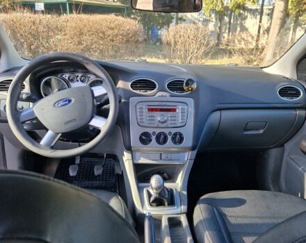 Серый Форд Фокус, объемом двигателя 1.6 л и пробегом 290 тыс. км за 5200 $, фото 7 на Automoto.ua