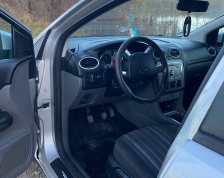 Серый Форд Фокус, объемом двигателя 1.6 л и пробегом 252 тыс. км за 5550 $, фото 5 на Automoto.ua