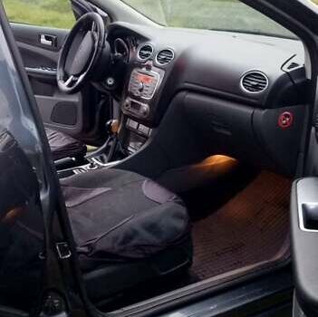 Серый Форд Фокус, объемом двигателя 1.56 л и пробегом 280 тыс. км за 4800 $, фото 6 на Automoto.ua