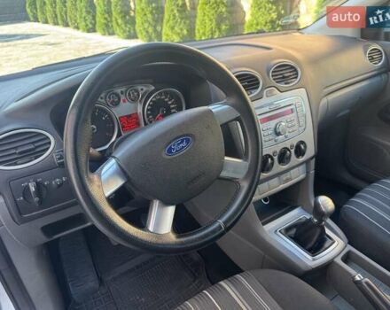 Серый Форд Фокус, объемом двигателя 1.6 л и пробегом 199 тыс. км за 4950 $, фото 16 на Automoto.ua