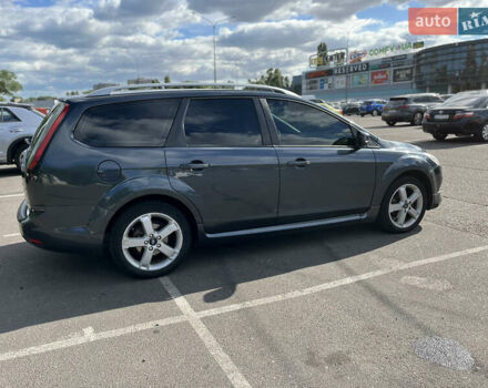 Серый Форд Фокус, объемом двигателя 1.6 л и пробегом 315 тыс. км за 5600 $, фото 4 на Automoto.ua