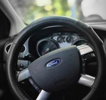 Серый Форд Фокус, объемом двигателя 2 л и пробегом 243 тыс. км за 5700 $, фото 1 на Automoto.ua