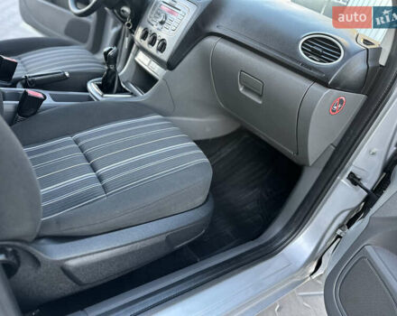 Серый Форд Фокус, объемом двигателя 1.6 л и пробегом 210 тыс. км за 5200 $, фото 63 на Automoto.ua