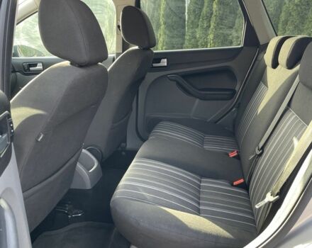 Серый Форд Фокус, объемом двигателя 1.6 л и пробегом 318 тыс. км за 5200 $, фото 3 на Automoto.ua