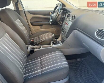 Серый Форд Фокус, объемом двигателя 1.6 л и пробегом 199 тыс. км за 4950 $, фото 42 на Automoto.ua