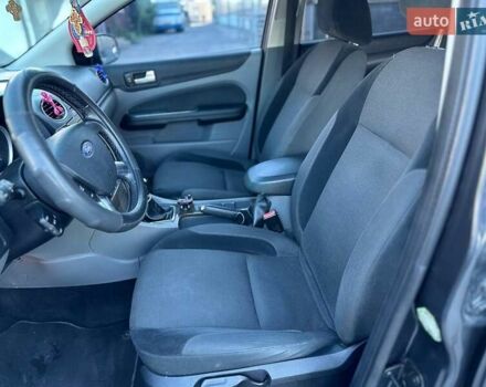Серый Форд Фокус, объемом двигателя 2 л и пробегом 243 тыс. км за 5700 $, фото 3 на Automoto.ua