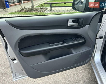 Сірий Форд Фокус, об'ємом двигуна 1.6 л та пробігом 165 тис. км за 6499 $, фото 80 на Automoto.ua
