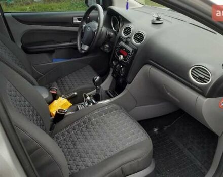 Серый Форд Фокус, объемом двигателя 1.6 л и пробегом 278 тыс. км за 4600 $, фото 5 на Automoto.ua