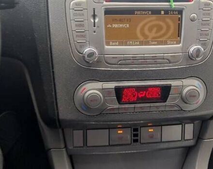 Серый Форд Фокус, объемом двигателя 1.6 л и пробегом 240 тыс. км за 5100 $, фото 1 на Automoto.ua