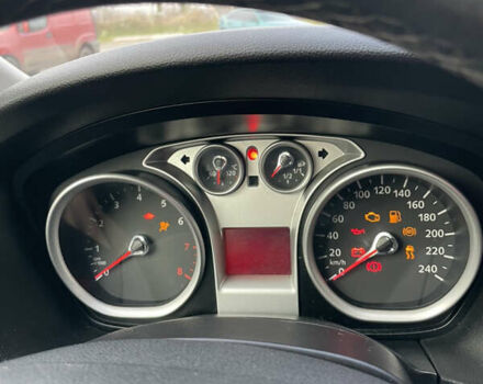 Сірий Форд Фокус, об'ємом двигуна 1.8 л та пробігом 221 тис. км за 4300 $, фото 7 на Automoto.ua