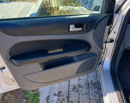 Серый Форд Фокус, объемом двигателя 1.6 л и пробегом 318 тыс. км за 5200 $, фото 12 на Automoto.ua