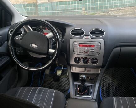 Серый Форд Фокус, объемом двигателя 1.8 л и пробегом 277 тыс. км за 5300 $, фото 9 на Automoto.ua