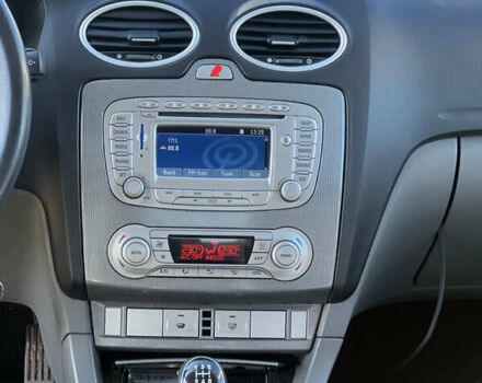 Серый Форд Фокус, объемом двигателя 1.6 л и пробегом 300 тыс. км за 5400 $, фото 14 на Automoto.ua