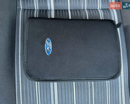 Серый Форд Фокус, объемом двигателя 1.6 л и пробегом 210 тыс. км за 5200 $, фото 88 на Automoto.ua