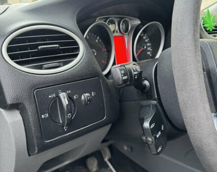 Серый Форд Фокус, объемом двигателя 1.56 л и пробегом 282 тыс. км за 4500 $, фото 15 на Automoto.ua