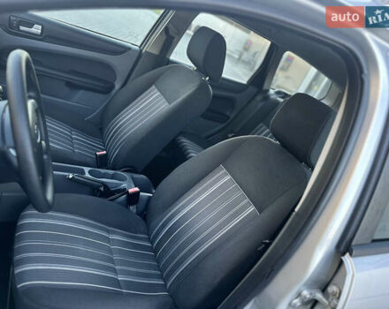 Серый Форд Фокус, объемом двигателя 1.6 л и пробегом 210 тыс. км за 5200 $, фото 55 на Automoto.ua