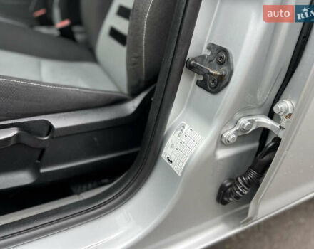 Серый Форд Фокус, объемом двигателя 1.6 л и пробегом 264 тыс. км за 4150 $, фото 22 на Automoto.ua