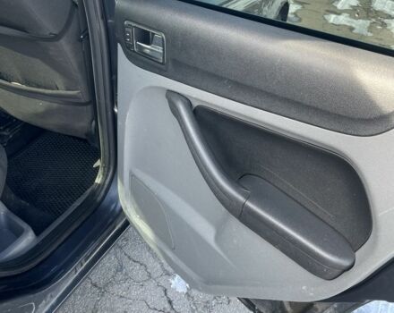 Серый Форд Фокус, объемом двигателя 1.6 л и пробегом 278 тыс. км за 4200 $, фото 7 на Automoto.ua