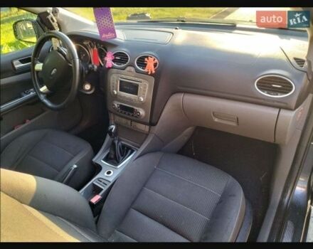 Серый Форд Фокус, объемом двигателя 1.6 л и пробегом 270 тыс. км за 5400 $, фото 6 на Automoto.ua