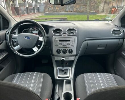 Серый Форд Фокус, объемом двигателя 1.6 л и пробегом 165 тыс. км за 6450 $, фото 4 на Automoto.ua