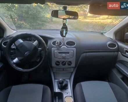 Форд Фокус 2008 у Умани на Automoto.ua Сірий Форд Фокус, об'ємом двигуна 1.6 л та пробігом 217 тис. км за 6200 $, фото 14 на Automoto.ua