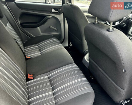 Сірий Форд Фокус, об'ємом двигуна 1.6 л та пробігом 165 тис. км за 6499 $, фото 74 на Automoto.ua