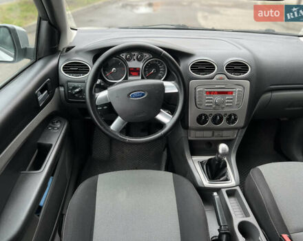 Серый Форд Фокус, объемом двигателя 1.6 л и пробегом 264 тыс. км за 4150 $, фото 27 на Automoto.ua