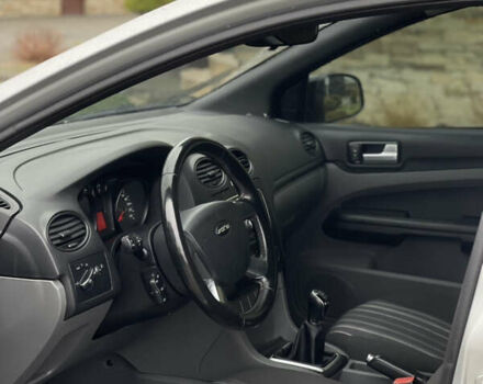 Серый Форд Фокус, объемом двигателя 1.6 л и пробегом 315 тыс. км за 4650 $, фото 19 на Automoto.ua