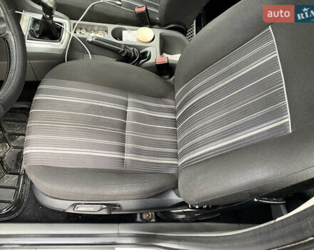 Серый Форд Фокус, объемом двигателя 1.56 л и пробегом 312 тыс. км за 5800 $, фото 17 на Automoto.ua