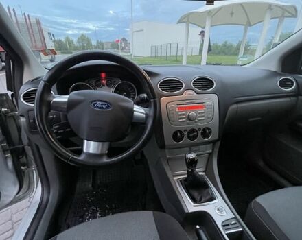 Серый Форд Фокус, объемом двигателя 1.6 л и пробегом 208 тыс. км за 5800 $, фото 3 на Automoto.ua