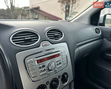 Сірий Форд Фокус, об'ємом двигуна 1.6 л та пробігом 165 тис. км за 6499 $, фото 68 на Automoto.ua