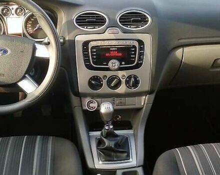 Серый Форд Фокус, объемом двигателя 2 л и пробегом 202 тыс. км за 5999 $, фото 7 на Automoto.ua
