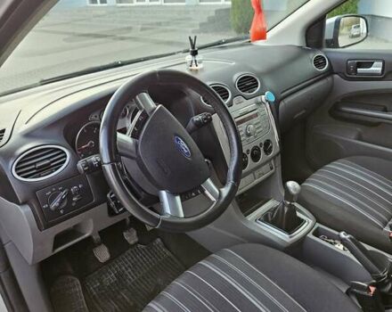 Серый Форд Фокус, объемом двигателя 1.56 л и пробегом 273 тыс. км за 4999 $, фото 7 на Automoto.ua