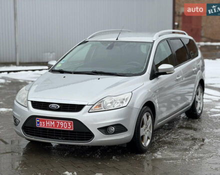 Серый Форд Фокус, объемом двигателя 1.6 л и пробегом 250 тыс. км за 5250 $, фото 1 на Automoto.ua