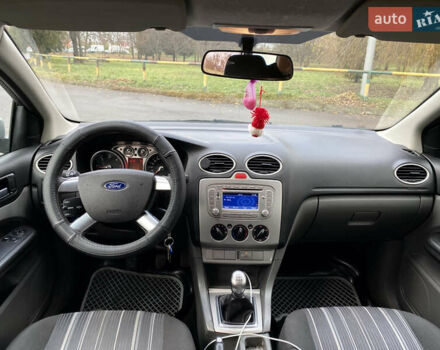 Серый Форд Фокус, объемом двигателя 1.56 л и пробегом 312 тыс. км за 5800 $, фото 27 на Automoto.ua