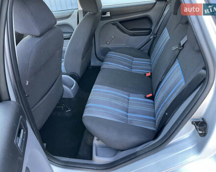 Форд Фокус 2008 у Рівному на Automoto.ua Сірий Форд Фокус, об'ємом двигуна 1.6 л та пробігом 223 тис. км за 5600 $, фото 37 на Automoto.ua