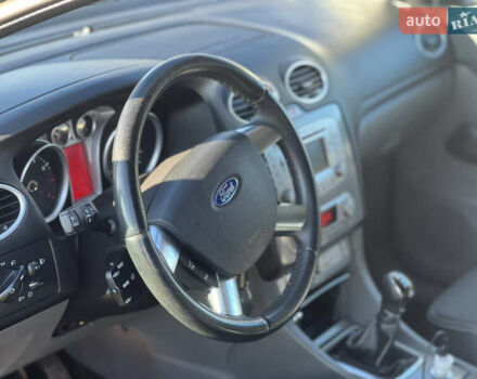 Серый Форд Фокус, объемом двигателя 1.6 л и пробегом 300 тыс. км за 5400 $, фото 12 на Automoto.ua