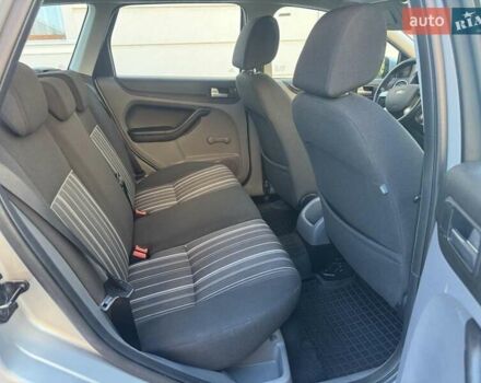 Серый Форд Фокус, объемом двигателя 1.6 л и пробегом 199 тыс. км за 4950 $, фото 24 на Automoto.ua