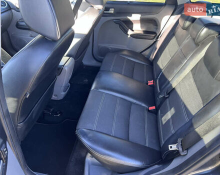 Серый Форд Фокус, объемом двигателя 1.6 л и пробегом 300 тыс. км за 5400 $, фото 9 на Automoto.ua