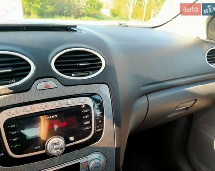 Серый Форд Фокус, объемом двигателя 1.8 л и пробегом 208 тыс. км за 5100 $, фото 15 на Automoto.ua