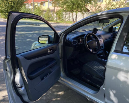 Серый Форд Фокус, объемом двигателя 1.6 л и пробегом 231 тыс. км за 6000 $, фото 9 на Automoto.ua