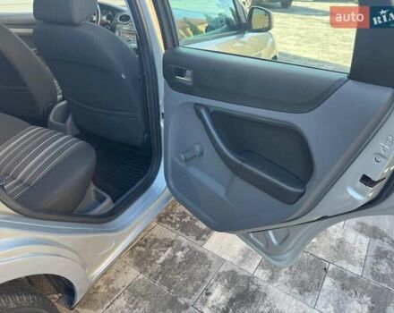 Серый Форд Фокус, объемом двигателя 1.6 л и пробегом 199 тыс. км за 4950 $, фото 28 на Automoto.ua