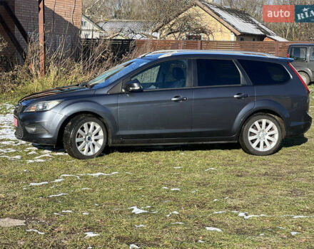 Серый Форд Фокус, объемом двигателя 1.6 л и пробегом 300 тыс. км за 5400 $, фото 2 на Automoto.ua