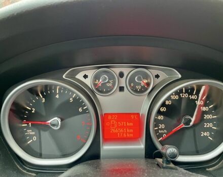 Серый Форд Фокус, объемом двигателя 1.6 л и пробегом 266 тыс. км за 5700 $, фото 5 на Automoto.ua