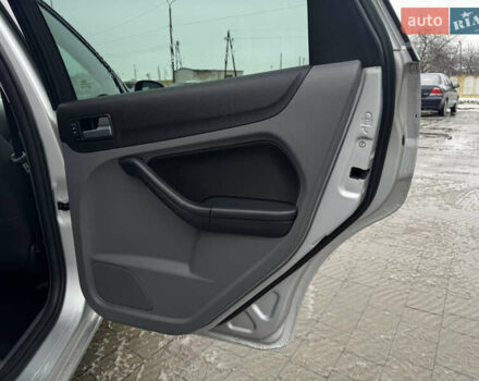 Серый Форд Фокус, объемом двигателя 1.6 л и пробегом 250 тыс. км за 5250 $, фото 30 на Automoto.ua