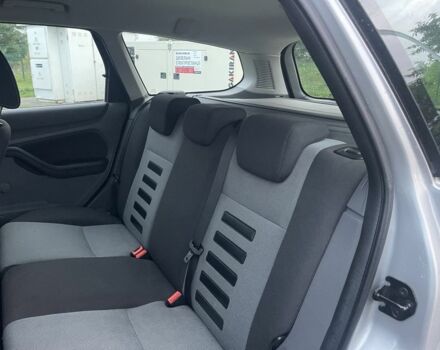 Серый Форд Фокус, объемом двигателя 1.6 л и пробегом 208 тыс. км за 5800 $, фото 4 на Automoto.ua