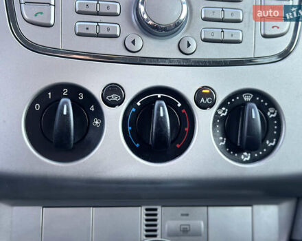 Серый Форд Фокус, объемом двигателя 1.6 л и пробегом 210 тыс. км за 5200 $, фото 44 на Automoto.ua