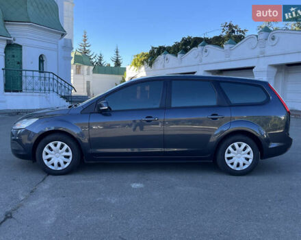 Серый Форд Фокус, объемом двигателя 1.6 л и пробегом 160 тыс. км за 5800 $, фото 2 на Automoto.ua