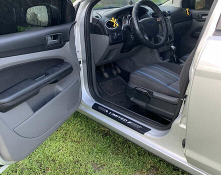 Сірий Форд Фокус, об'ємом двигуна 1.6 л та пробігом 216 тис. км за 5300 $, фото 2 на Automoto.ua